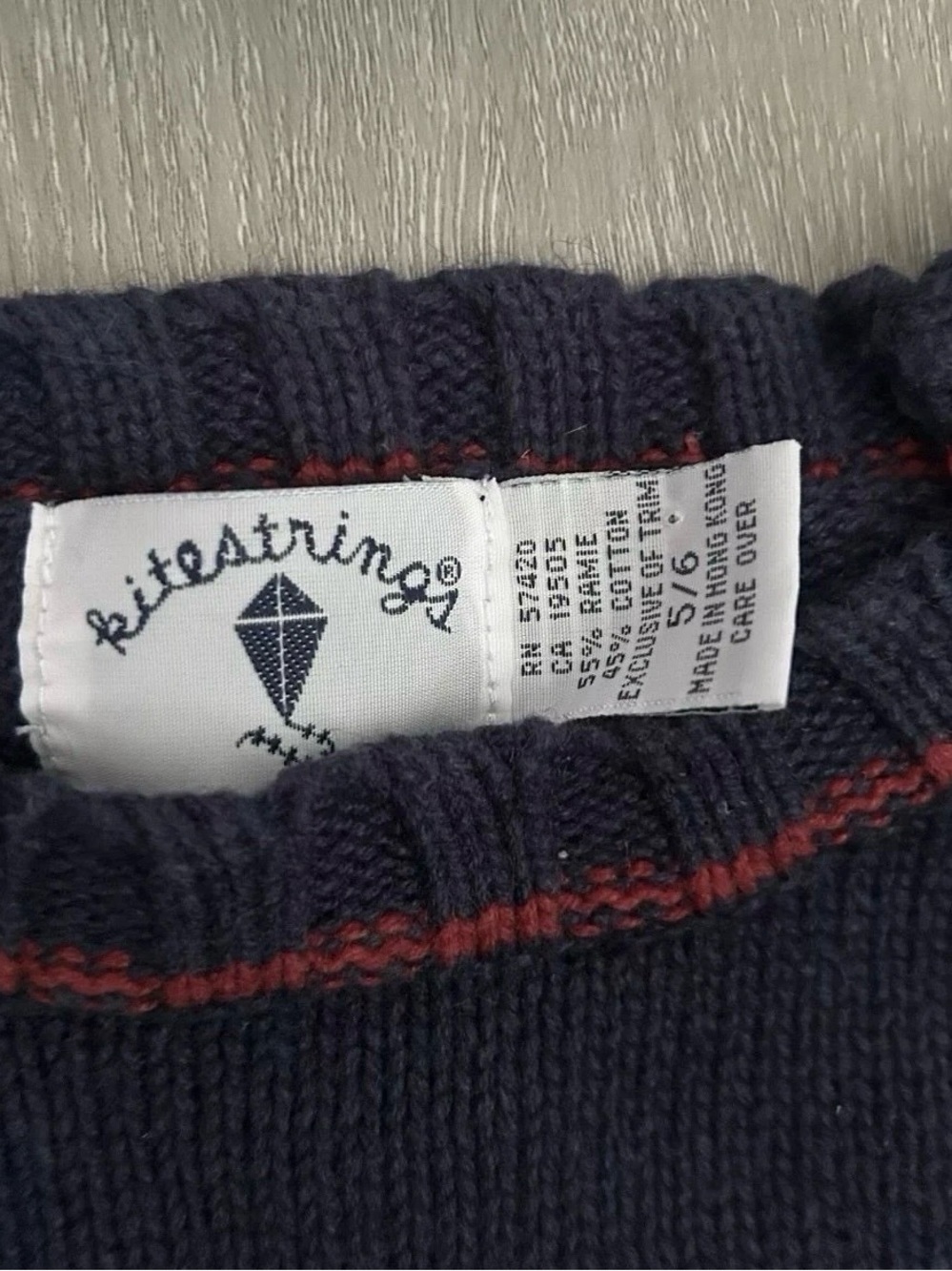 Boy’s Kitestrings Crewneck Sweater Size 5/6 - Picture 4 of 4